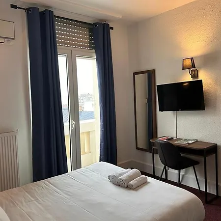 Hotel Moderne 2*